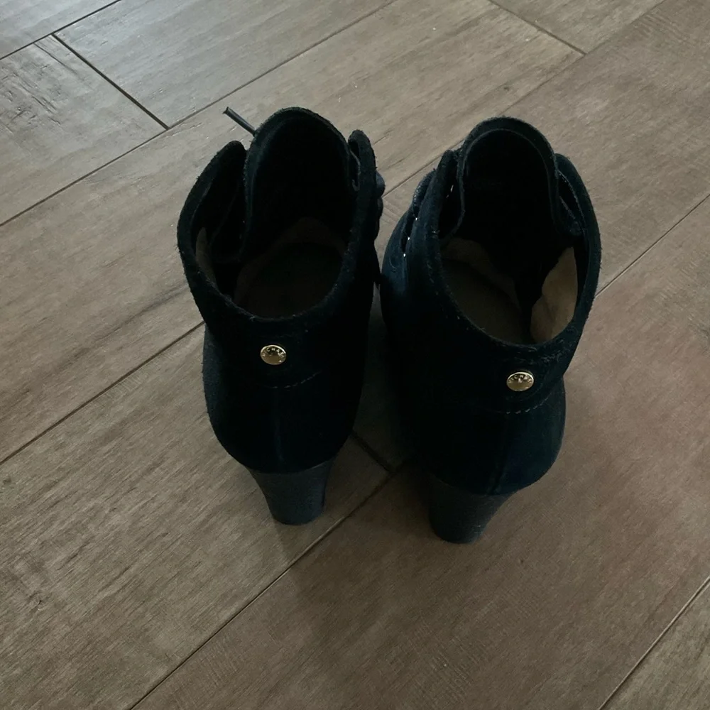 Michael Kors Black booties! - Picture 2 of 3